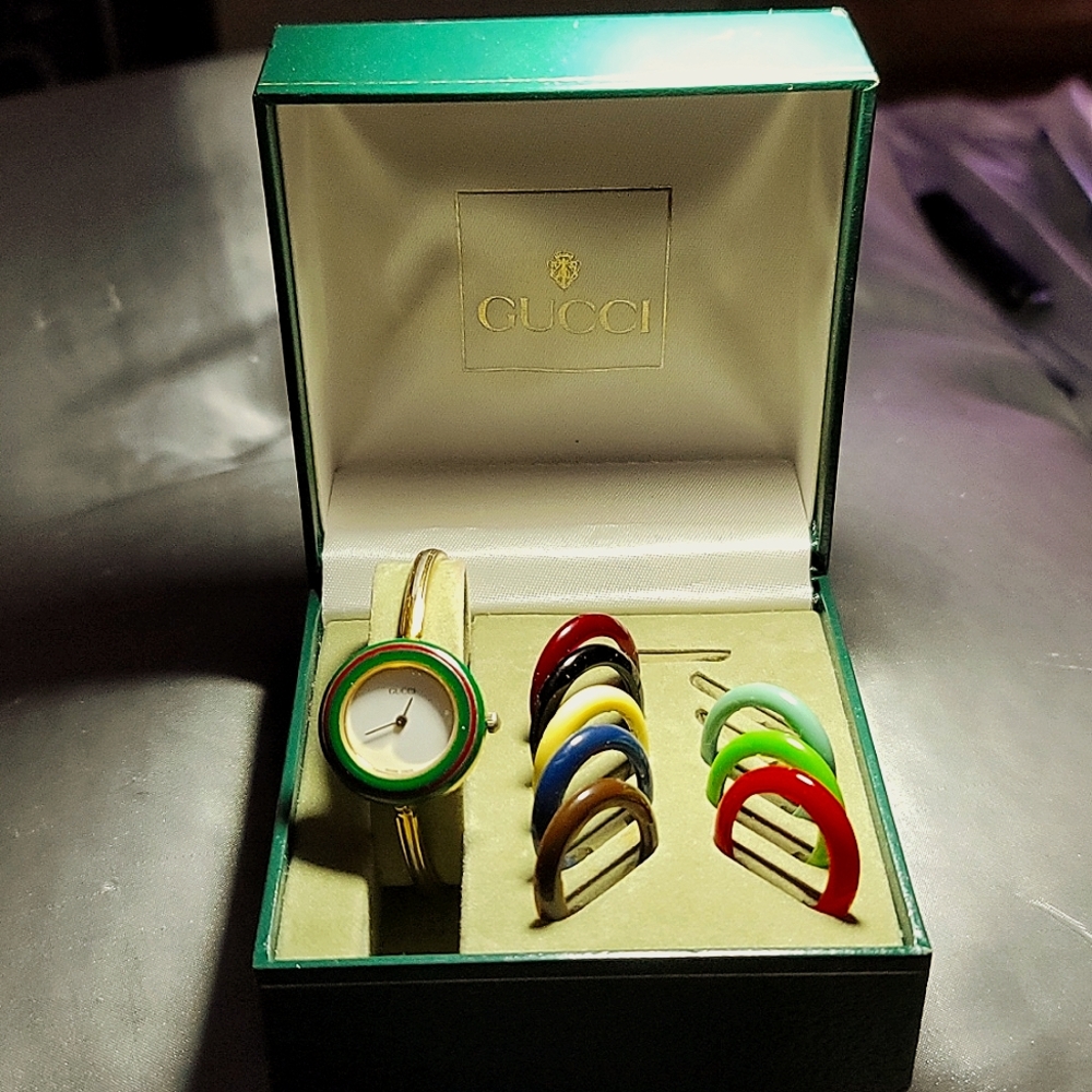 Vintage Authentic Gold Gucci 11/12.2 Women's watch